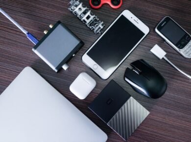 Top 10 Smart Gadgets Every Entrepreneur Should Own in 2025 - Tech Digital Minds