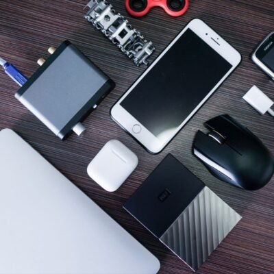 Top 10 Smart Gadgets Every Entrepreneur Should Own in 2025 - Tech Digital Minds