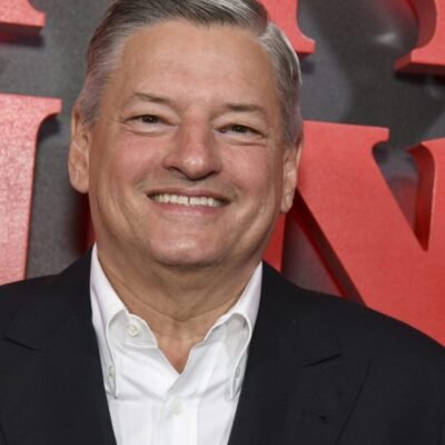 Netflix Offers Up to $700K Annually for Remote AI Specialists to Boost Employee Productivity - Tech Digital Minds