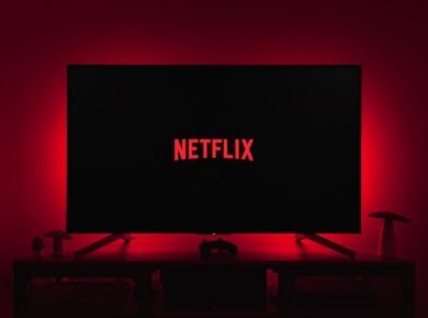 How Streaming Titans like Netflix Are Transforming the Tech Investment Scene - Tech Digital Minds
