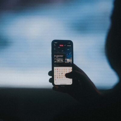 Tech Giants Imagine a Future Beyond Smartphones - Tech Digital Minds